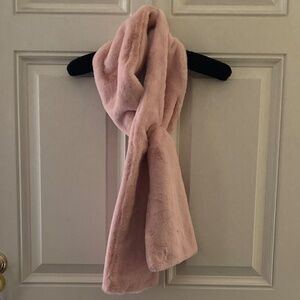 Sprigs Super Soft Faux Fur Pull-Through Scarf With Zipper Pocket/Pastel Pink/NWT